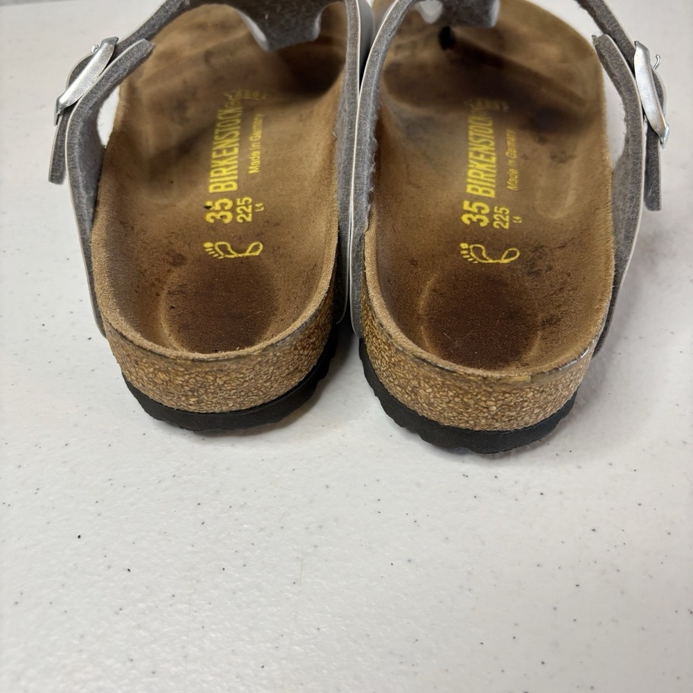 Birkenstock Gizeh Sandals Womens Size 35 L4 Metallic Silver Gray Birko Flor EUC - Picture 5 of 8